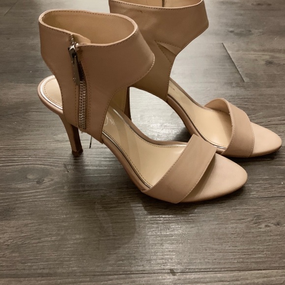 Nude Jessica Simpson Heels / all offers welcome! - Picture 2 of 8